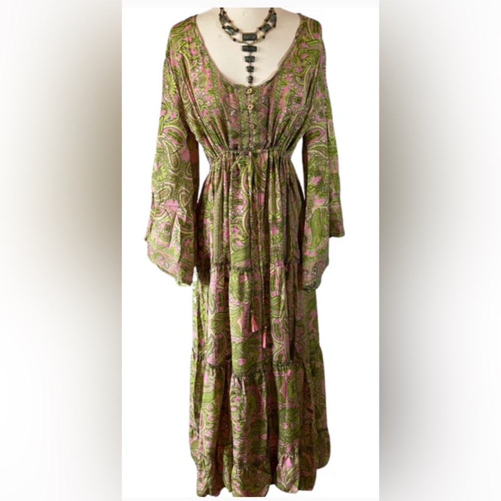 Beautiful bohemian  70% SILK 30% Viscose 
maxi dress with bell sleeves